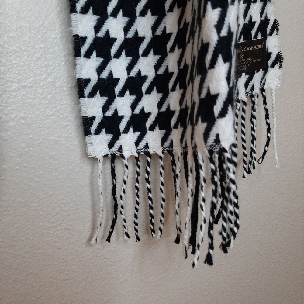 Softer Than Cashmere Scarf 64" x 12" Super Soft Houndstooth Print Korea Fringed - Picture 6 of 6